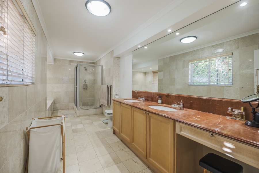 4 Bedroom Property for Sale in Fresnaye Western Cape